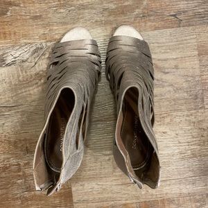 Donald J Pliner Blush Metallic Sandals